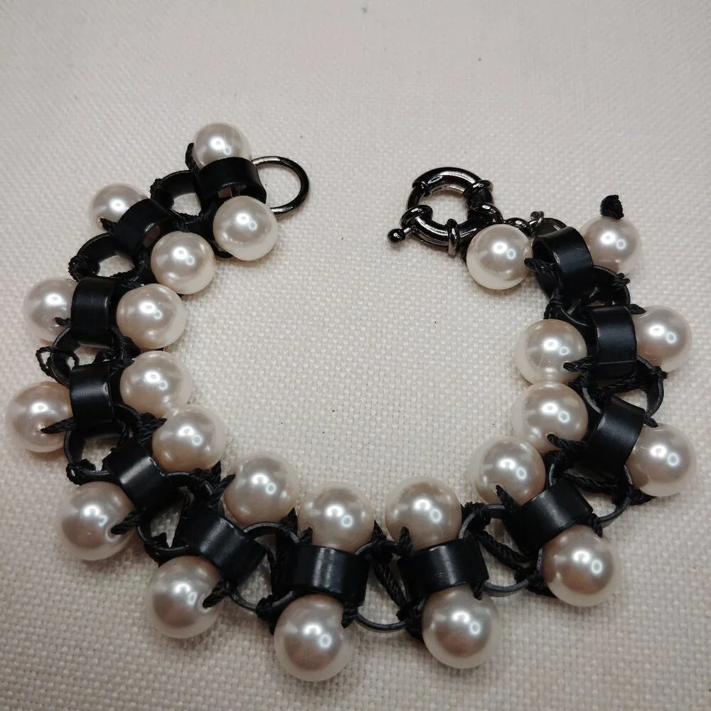 Lee Angel Black Metal and Faux Pearl Bracelet 8 Inch Senorita Clasp